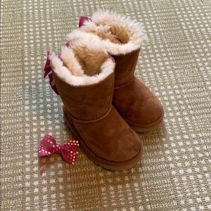 Ugg Toddler Bow Chestnut Boot Size 7